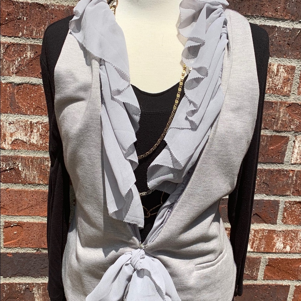 Removable Ruffle Vest - Picture 8 of 8